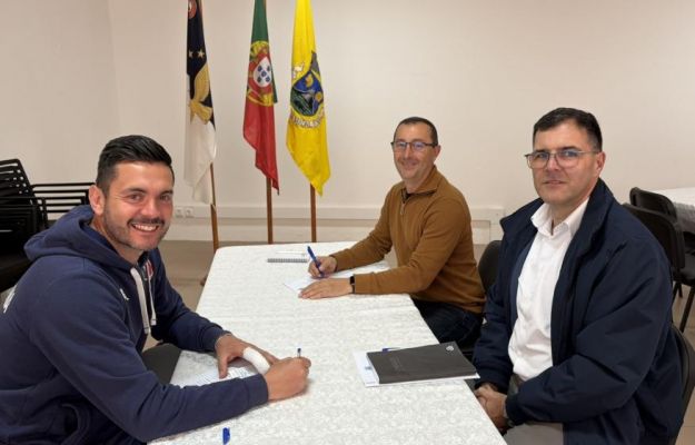 Assinatura de Acordo de Colabora&ccedil;&atilde;o - Futebol Clube da Madalena 
