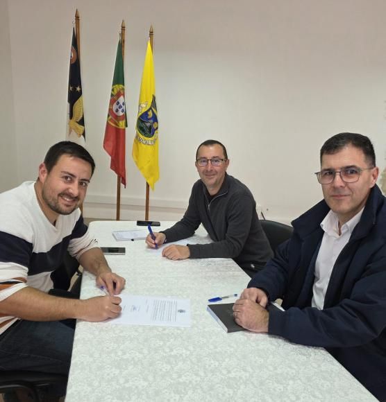 Assinatura de Acordo de Colabora&ccedil;&atilde;o - Grupo Desportivo Sal&atilde;o Recreativo dos Toledos 