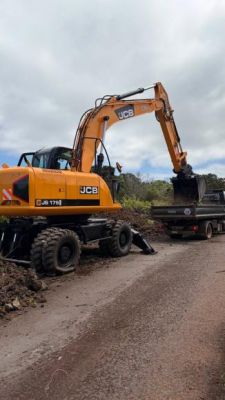 In&iacute;cio das Obras de Alargamento no Caminho da Canada das Almas