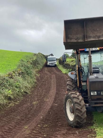 Junta de Freguesia da Madalena continua na aposta de melhoria da rede viária e infraestruturas de apoio à agricultura 